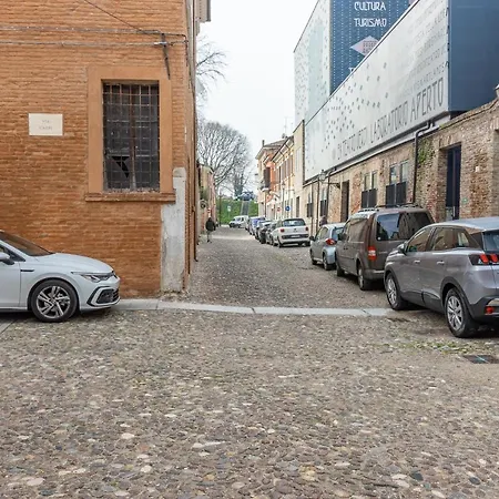 Apartamento Centro Elegant Duplex Ferrara
